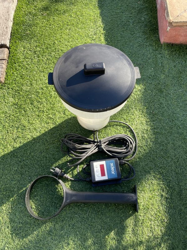 DISTRIBUTEUR DE NOURRITURE – AUTOMATIC FISH FEEDER XCLEAR - Sans Carton d'origine et couvercle abimé