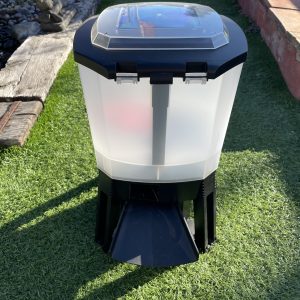 Distributeur de nourriture - SOLAR FISH FEEDER sans carton d'origine